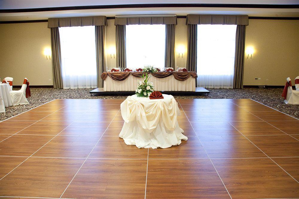 Hotel Gurnee 3*